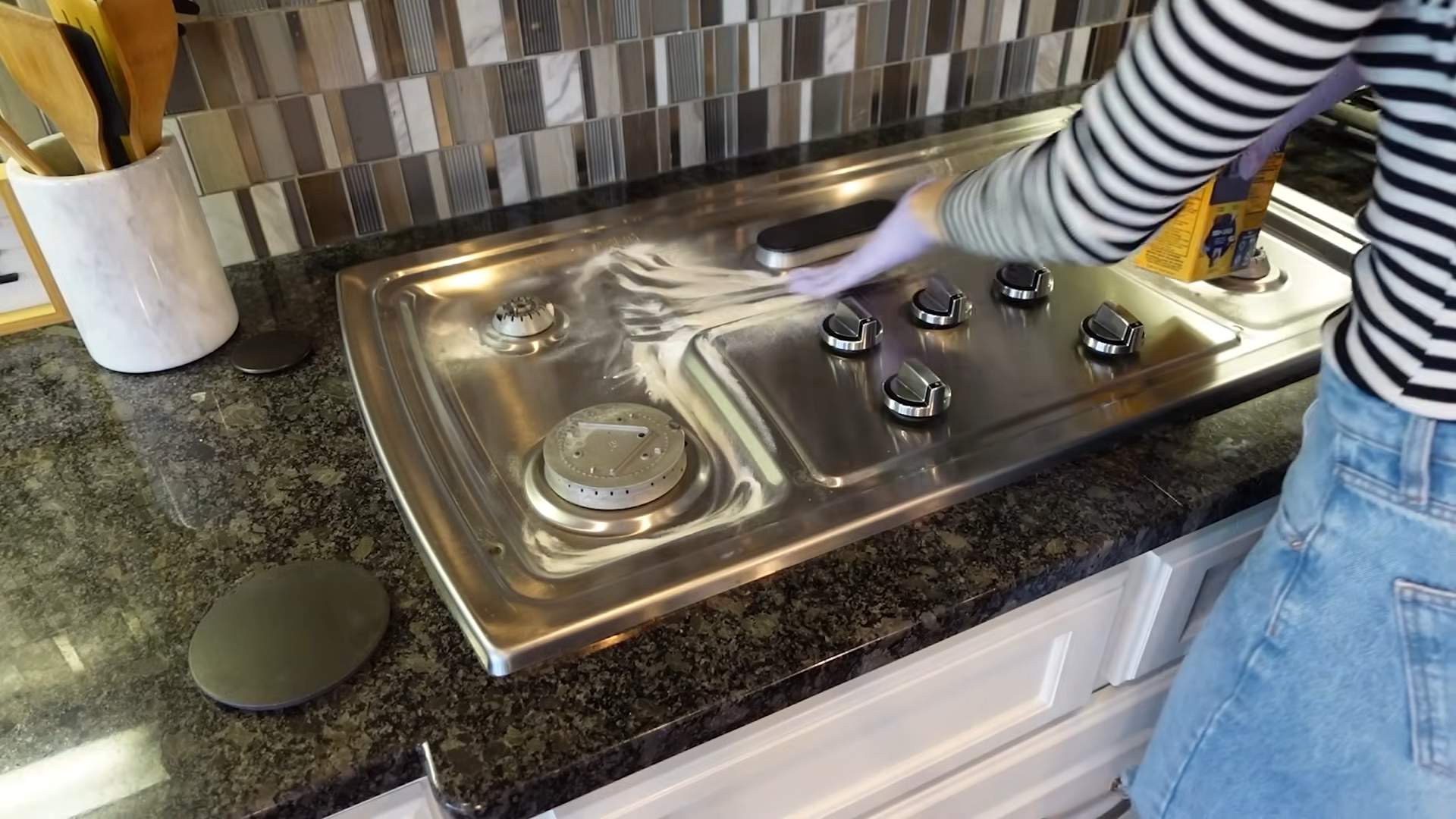 Dish Soap Baking Soda Cleaner