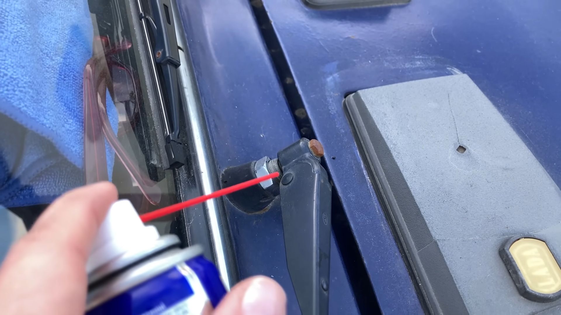 WD40 uses for car
